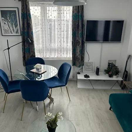 Cosy 2-Bedroom Flat In Finsbury Park, Modern, Convenient & Close To Central London!